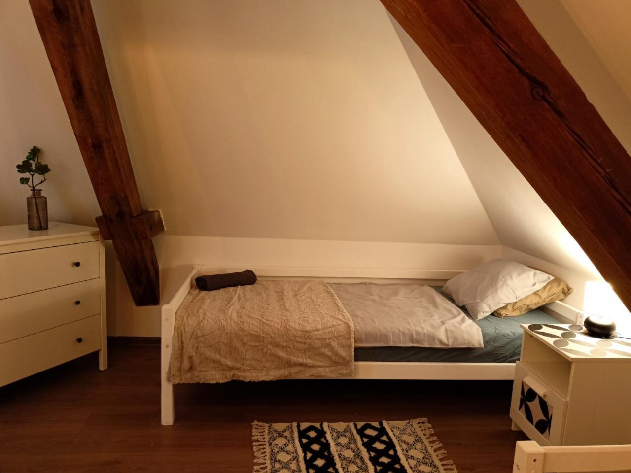 Lemuria Pokoje Hostel Chojnowska A Legnica Bagian luar foto