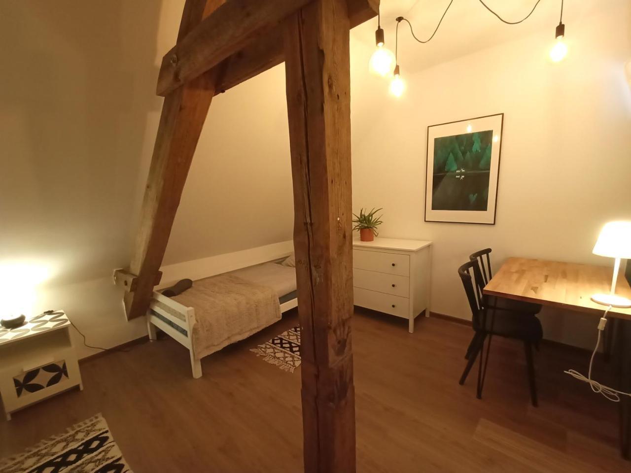 Lemuria Pokoje Hostel Chojnowska A Legnica Bagian luar foto