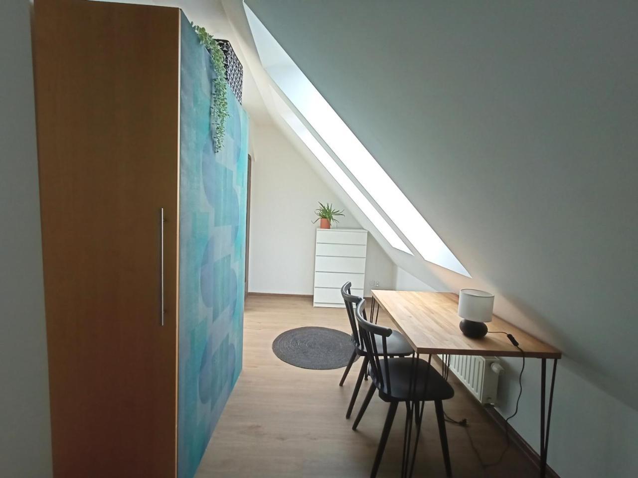 Lemuria Pokoje Hostel Chojnowska A Legnica Bagian luar foto