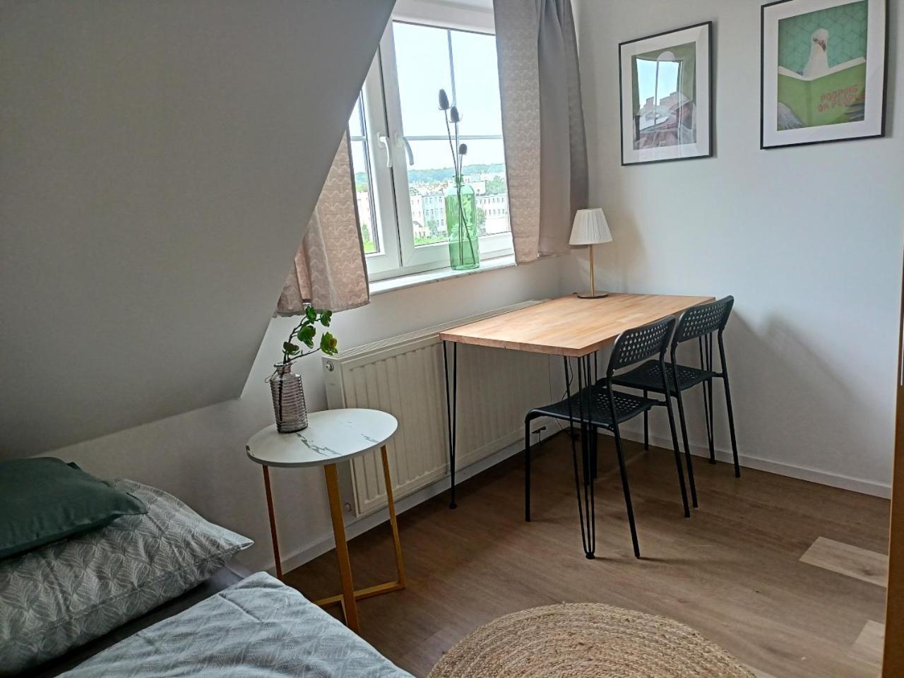 Lemuria Pokoje Hostel Chojnowska A Legnica Bagian luar foto